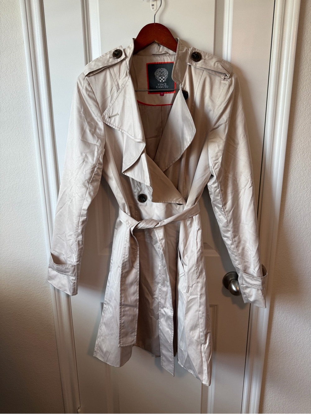 ⚡️Vince Camuto Satin Twill Light Cream Trench Coat with Belt